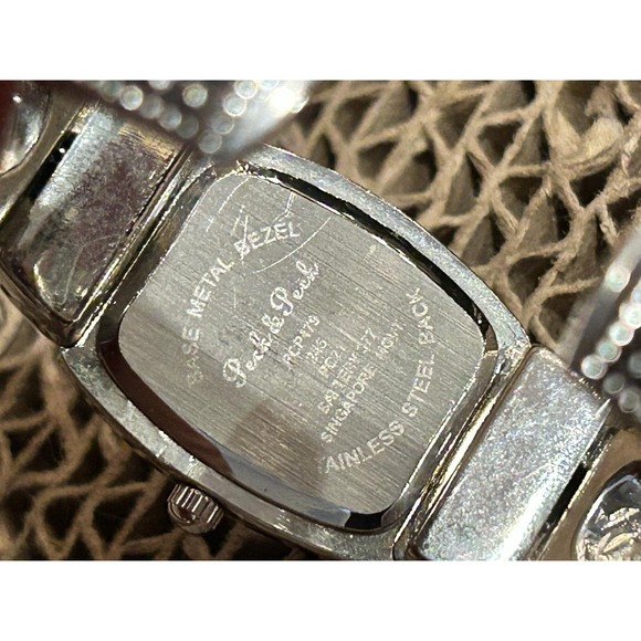 Women\'s Peck & Peck Silver Tone ‎ Cuff / Bangle Quartz Watch Working main image 7